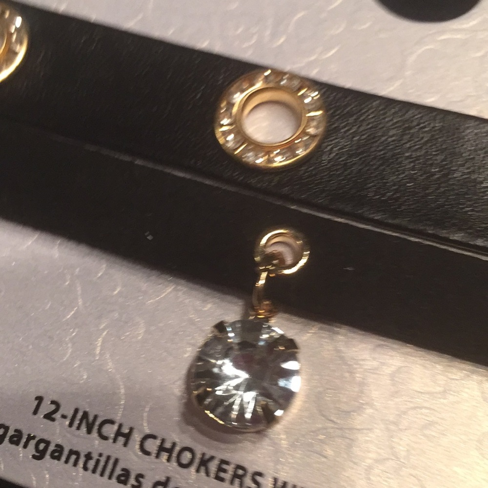Extra 30% off 2 NWT faux leather chokers - Picture 4 of 5